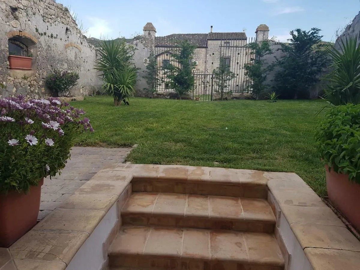 Contrada Gibbesi Villa Gibbesi Vecchio